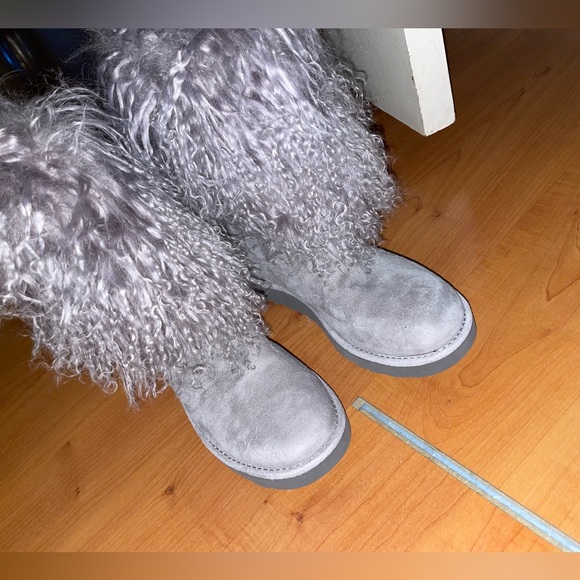 Ugg boots - Picture 2 of 3